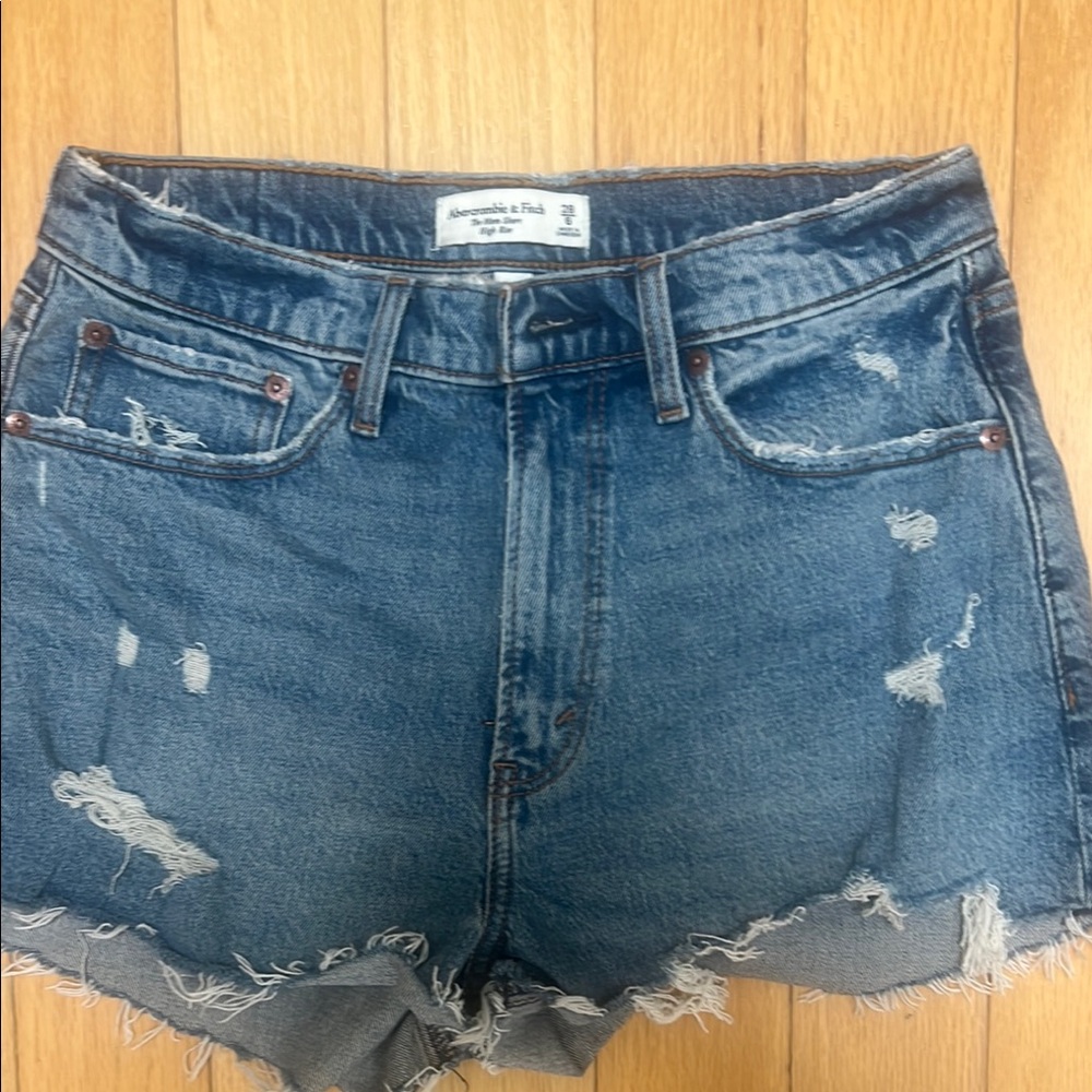 Abercrombie & Fitch Women's Medium Wash The Mom Short High Rise Denim Shorts